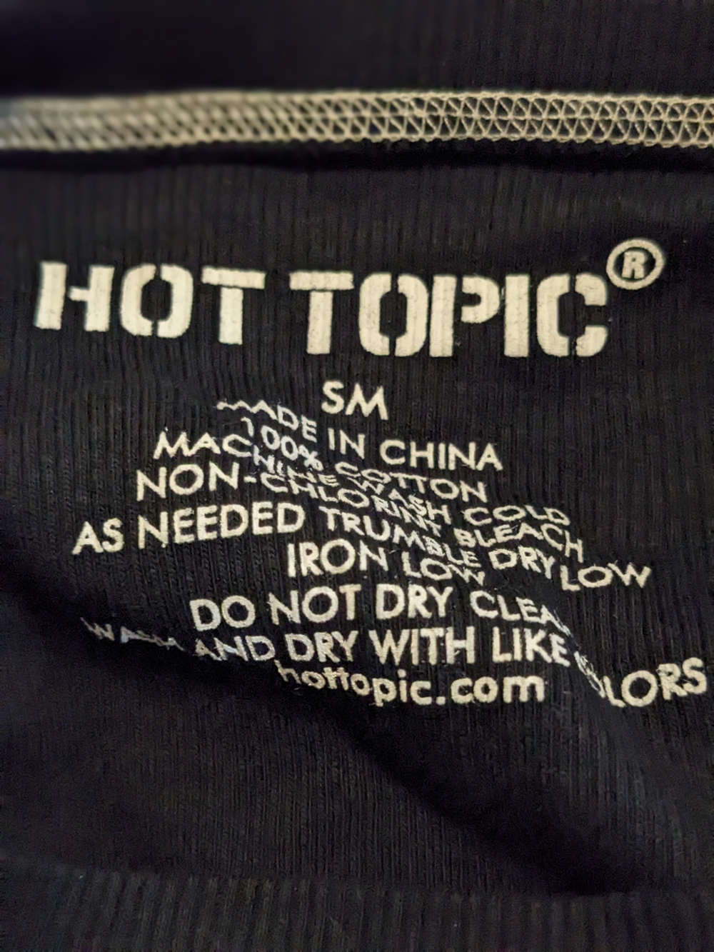 Hot Topic Shirt - Picture 2 of 3